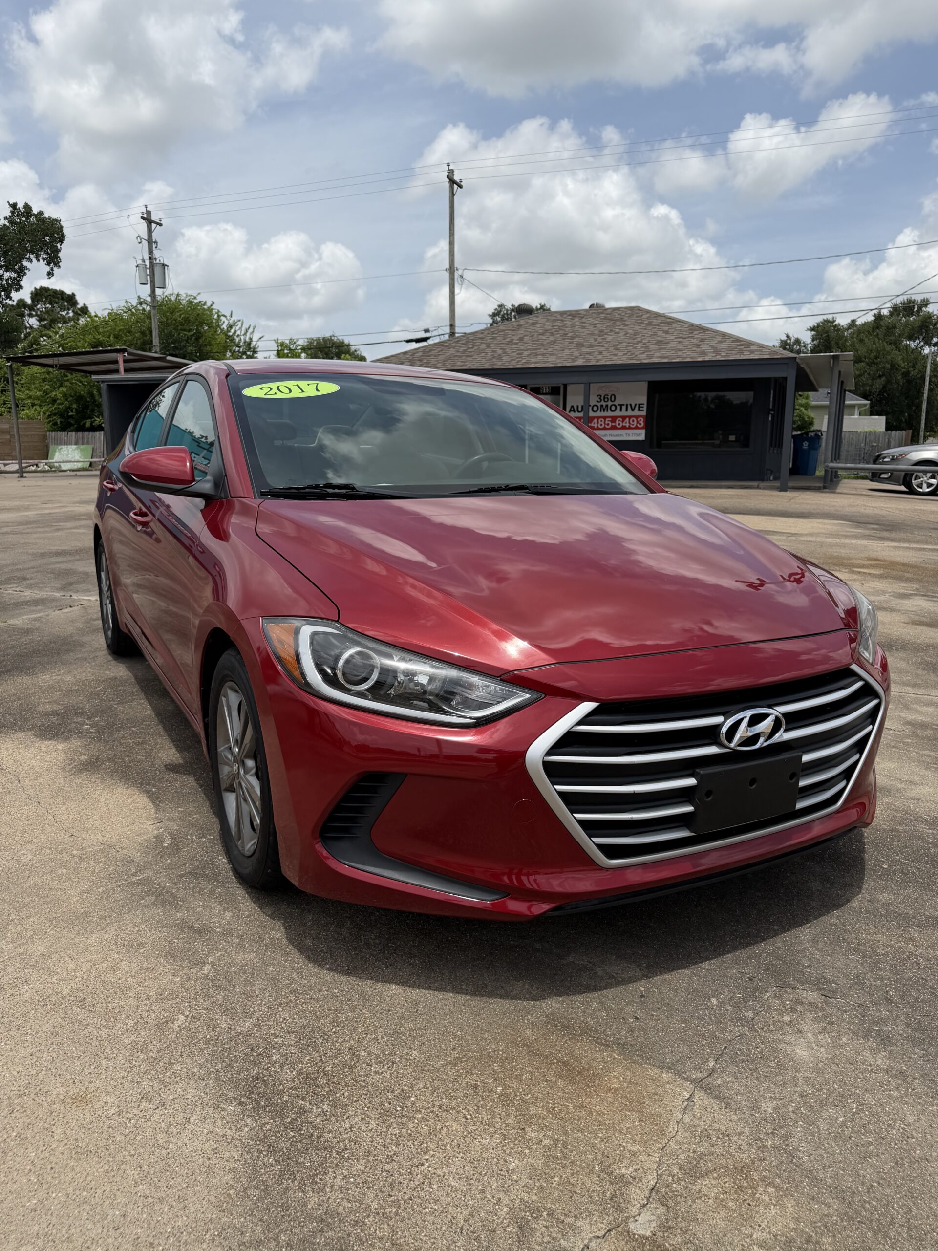 
								2017 Hyundai Elantra SE Sedan 4D full									