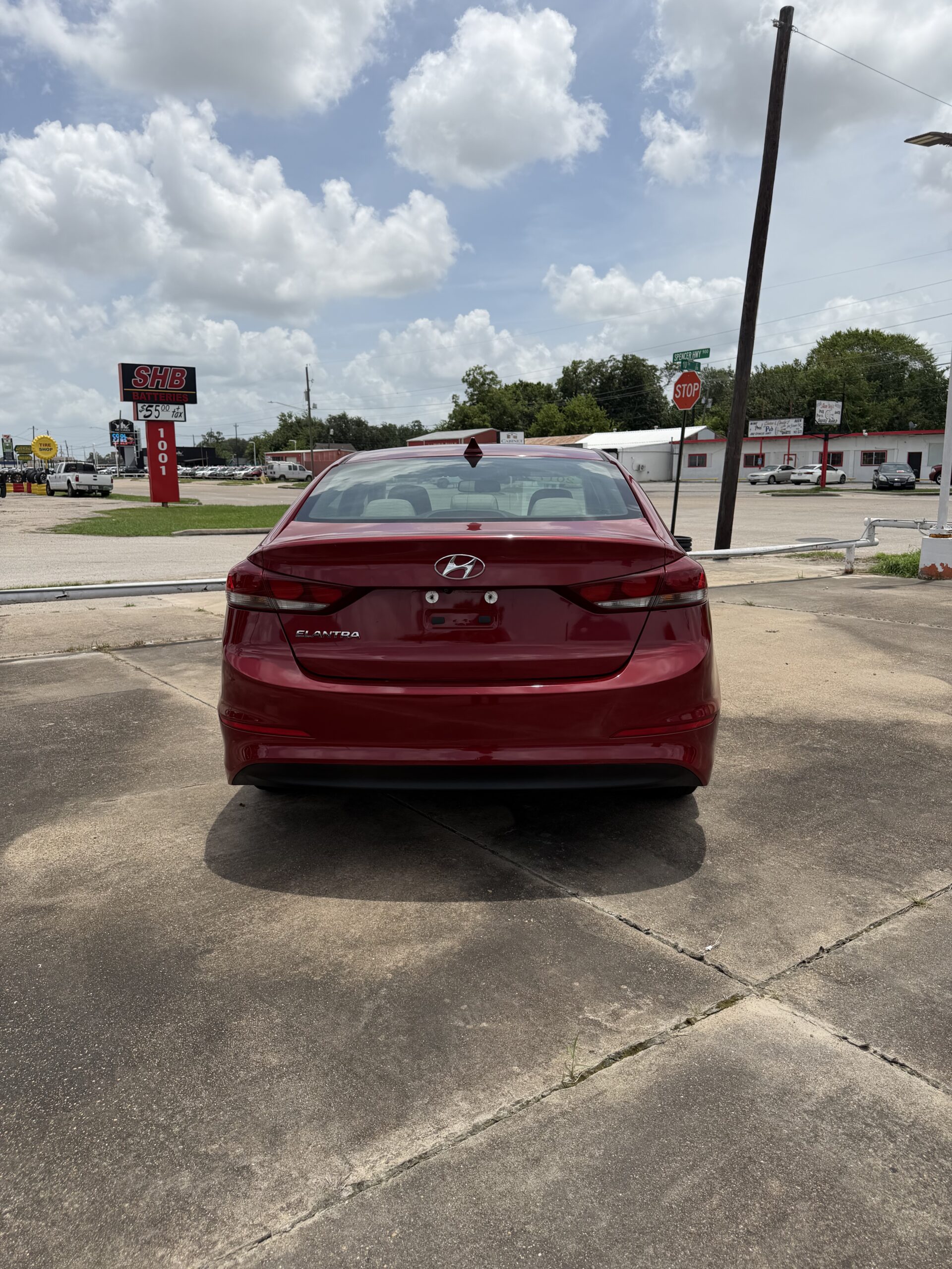 
								2017 Hyundai Elantra SE Sedan 4D full									