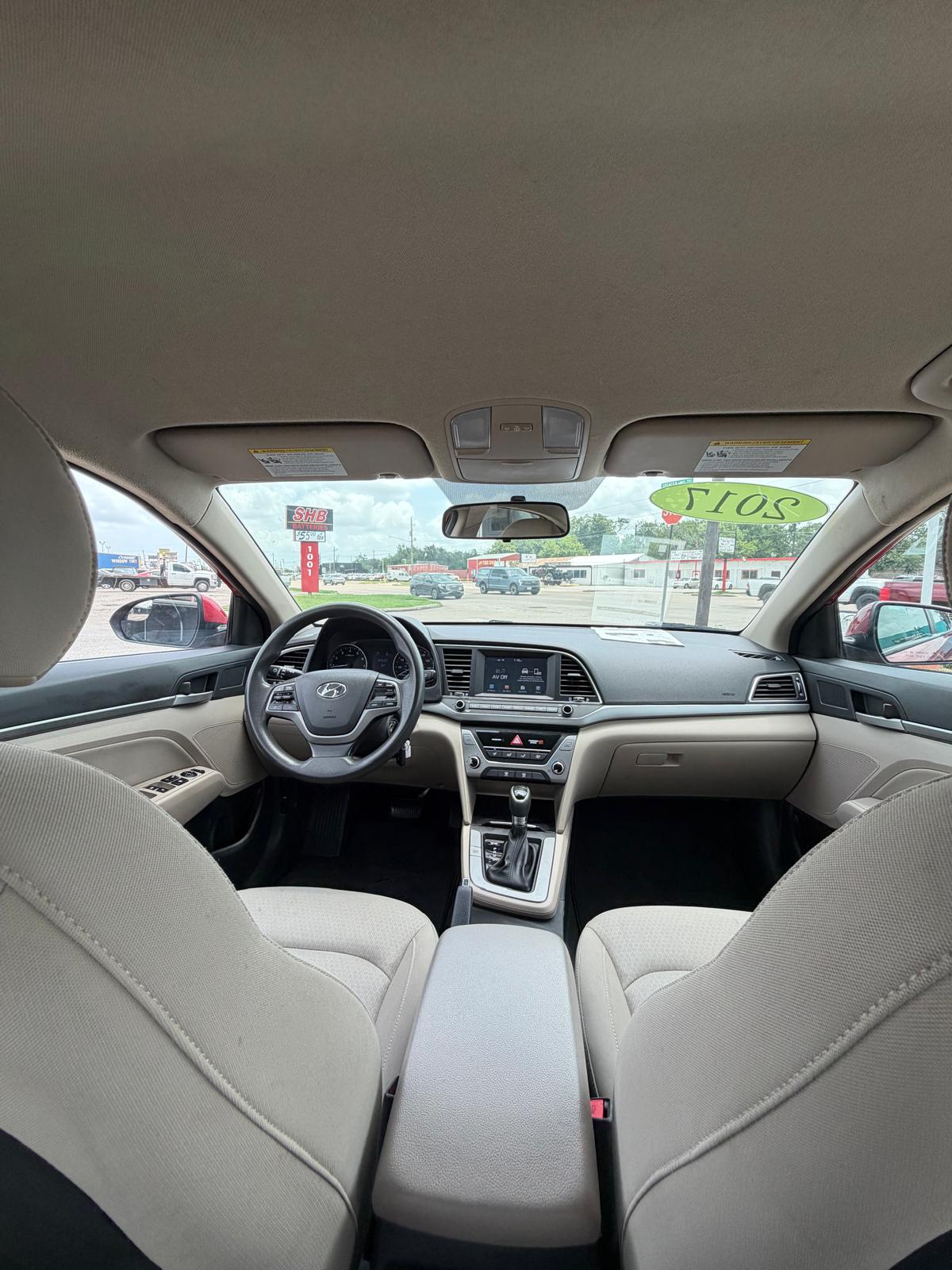 
								2017 Hyundai Elantra SE full									