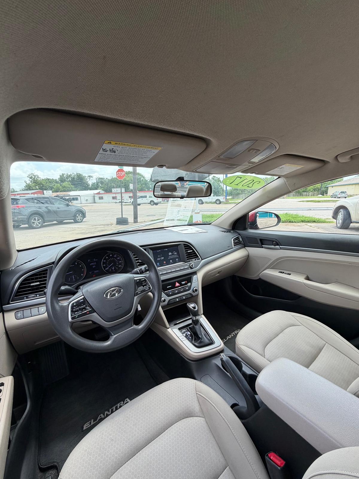 
								2017 Hyundai Elantra SE full									