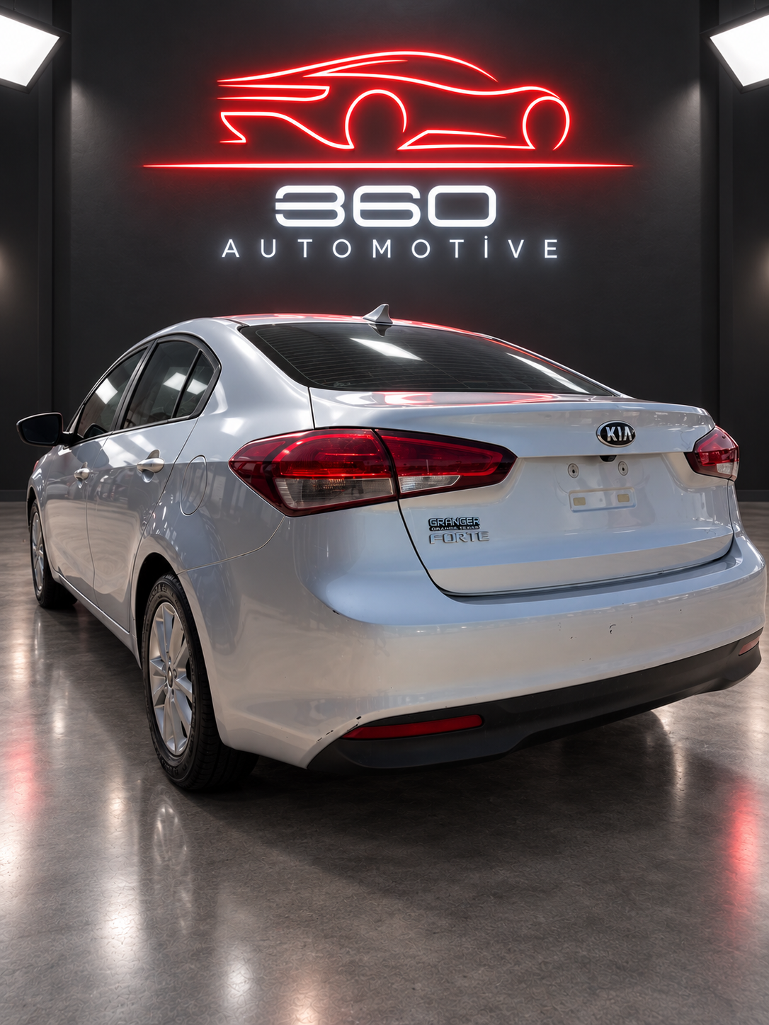 
								2017 Kia Forte LX Sedan 4D full									