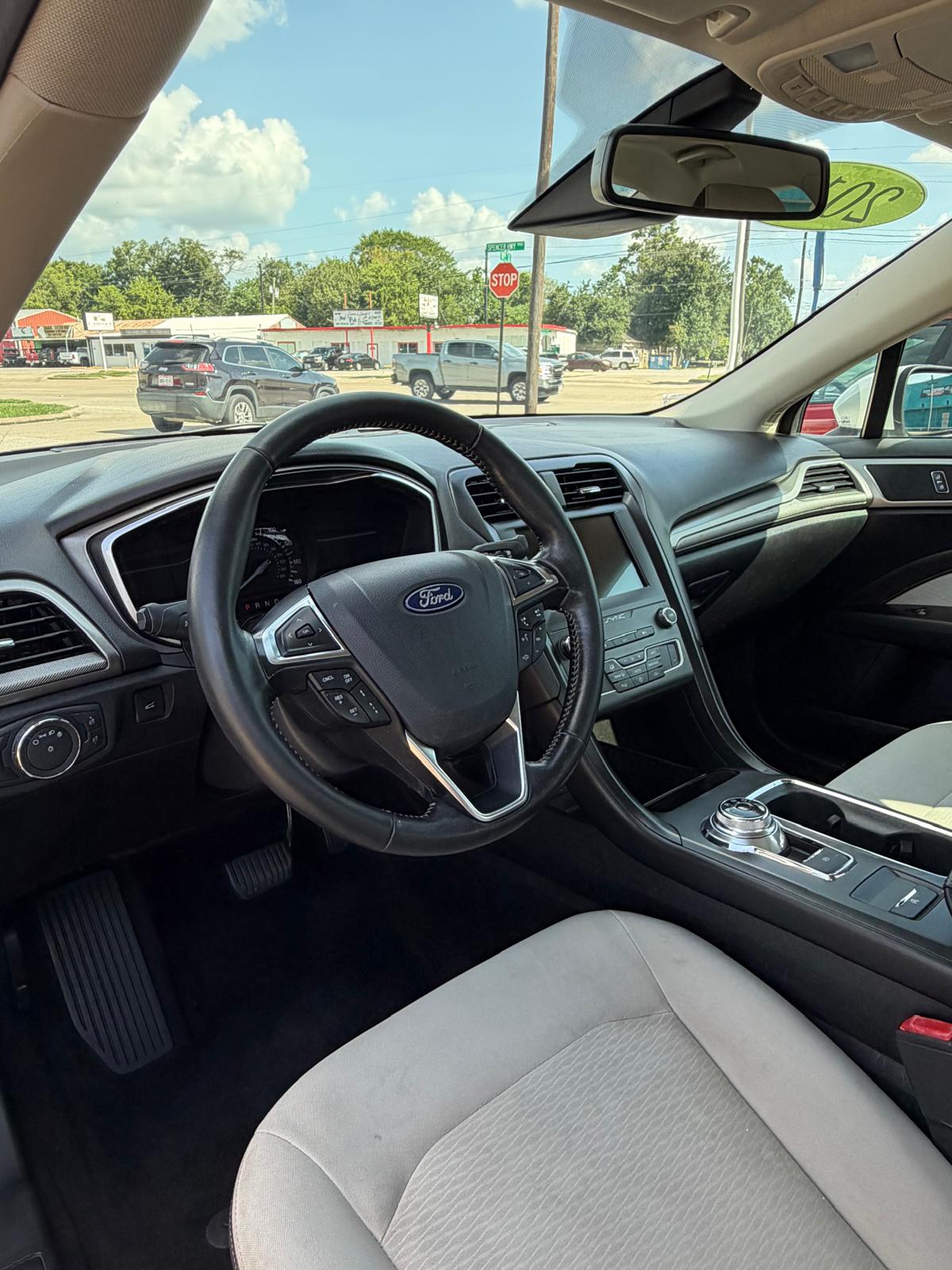 2019 Ford Fusion SE - Photo 7