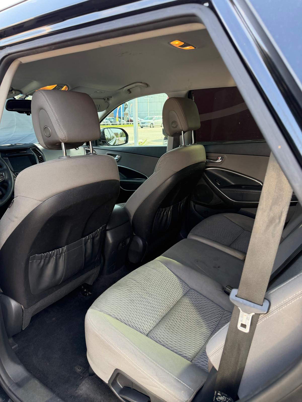 2019 Hyundai Santa Fe SE - Photo 13