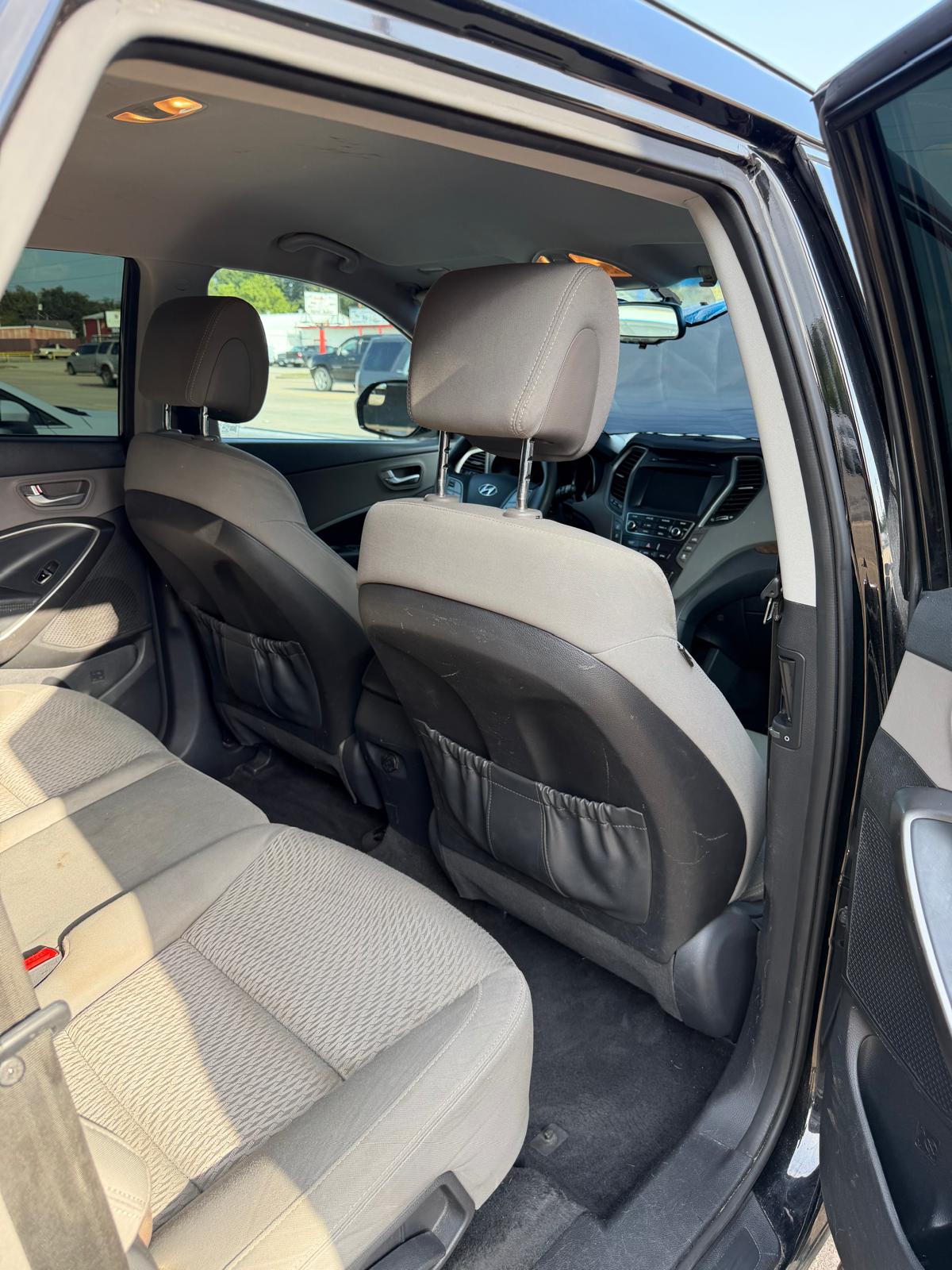 2019 Hyundai Santa Fe SE - Photo 14
