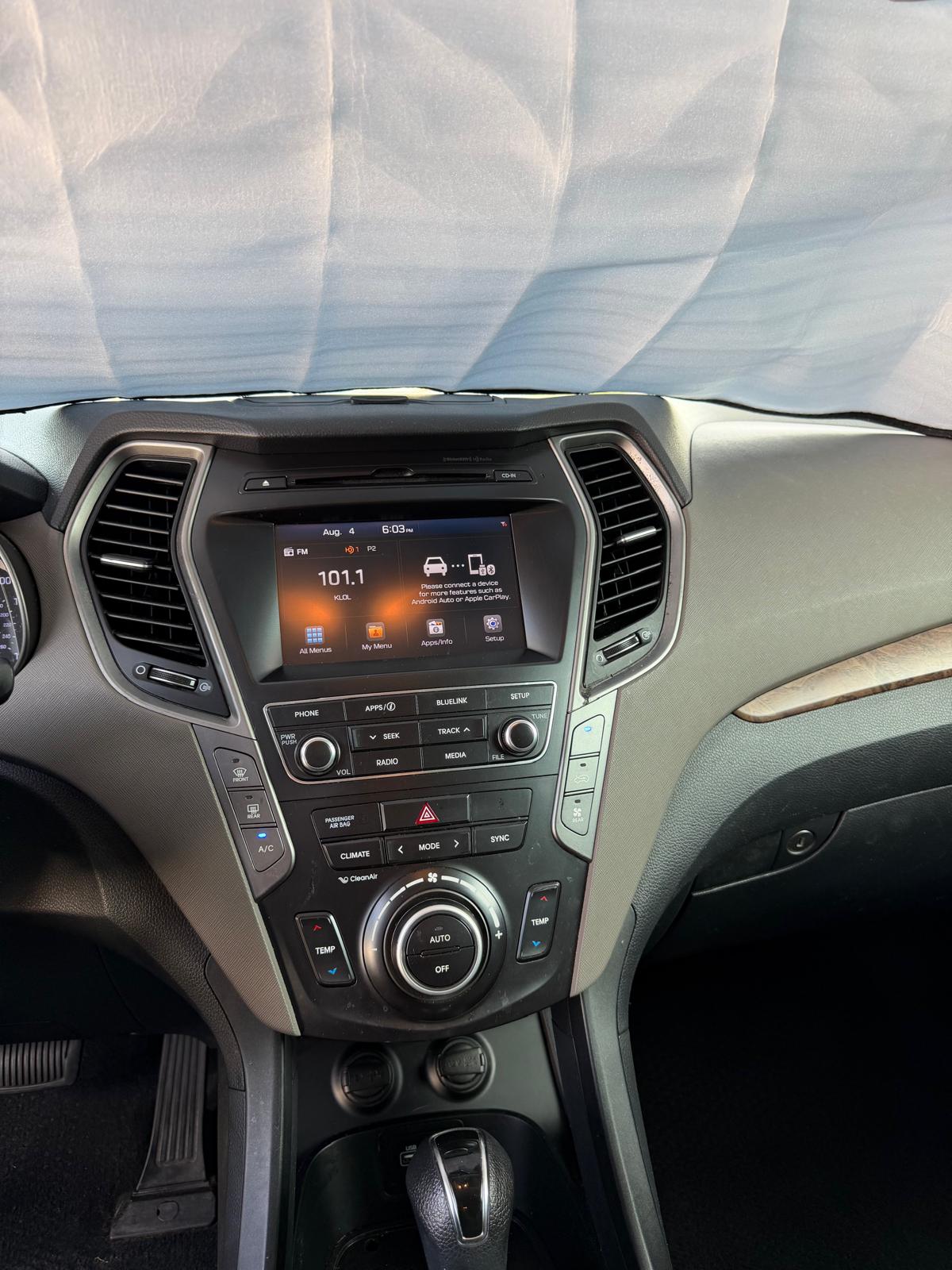 2019 Hyundai Santa Fe SE - Photo 12