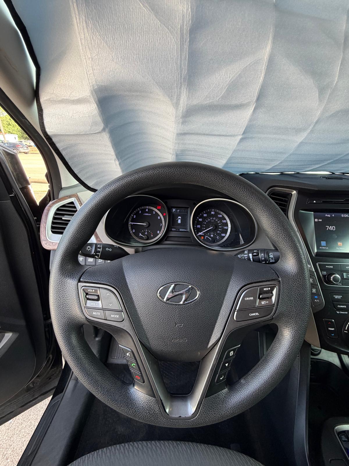 2019 Hyundai Santa Fe SE - Photo 9