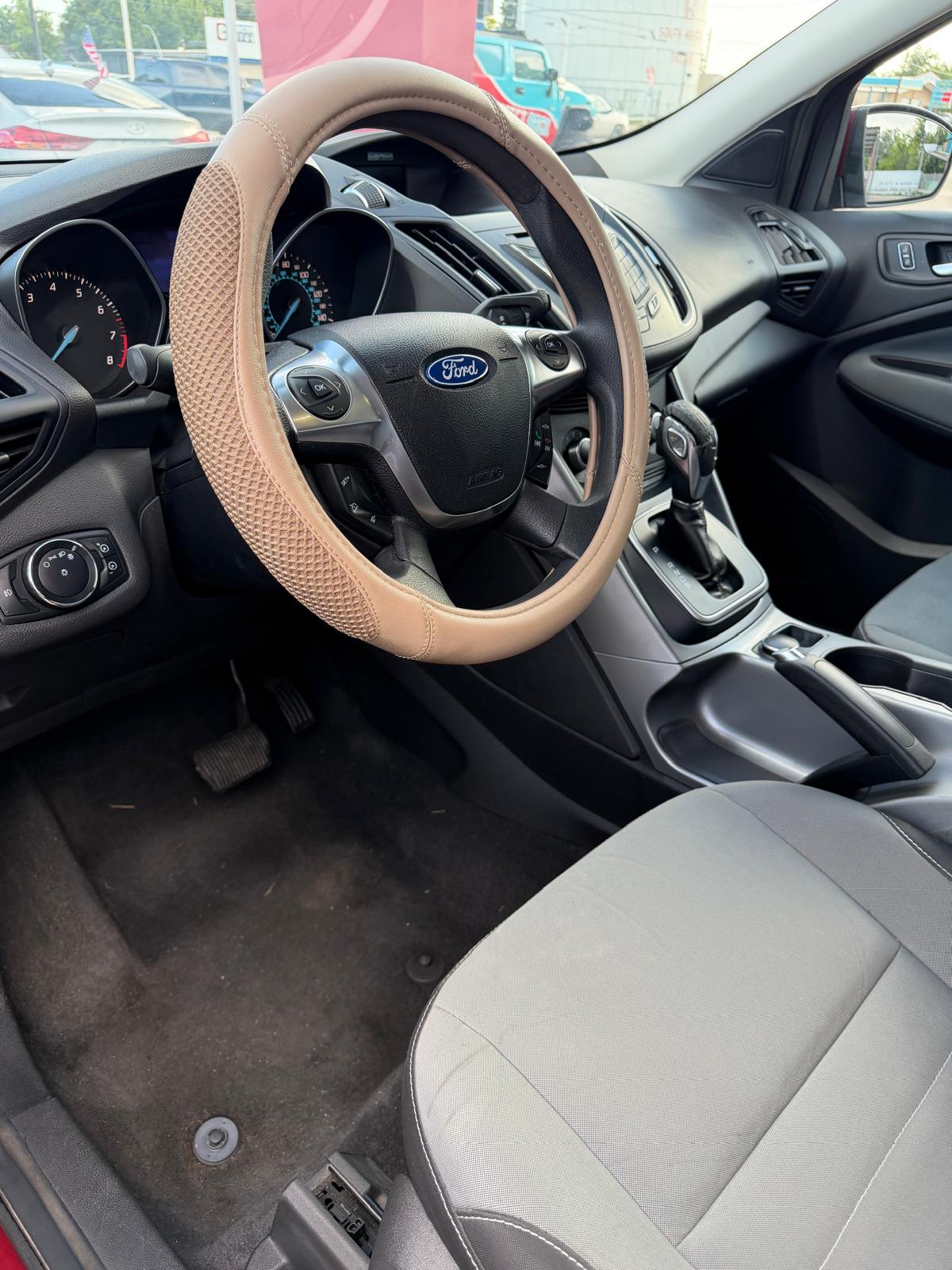 
								2013 Ford Escape SE Sport Utility 4D full									