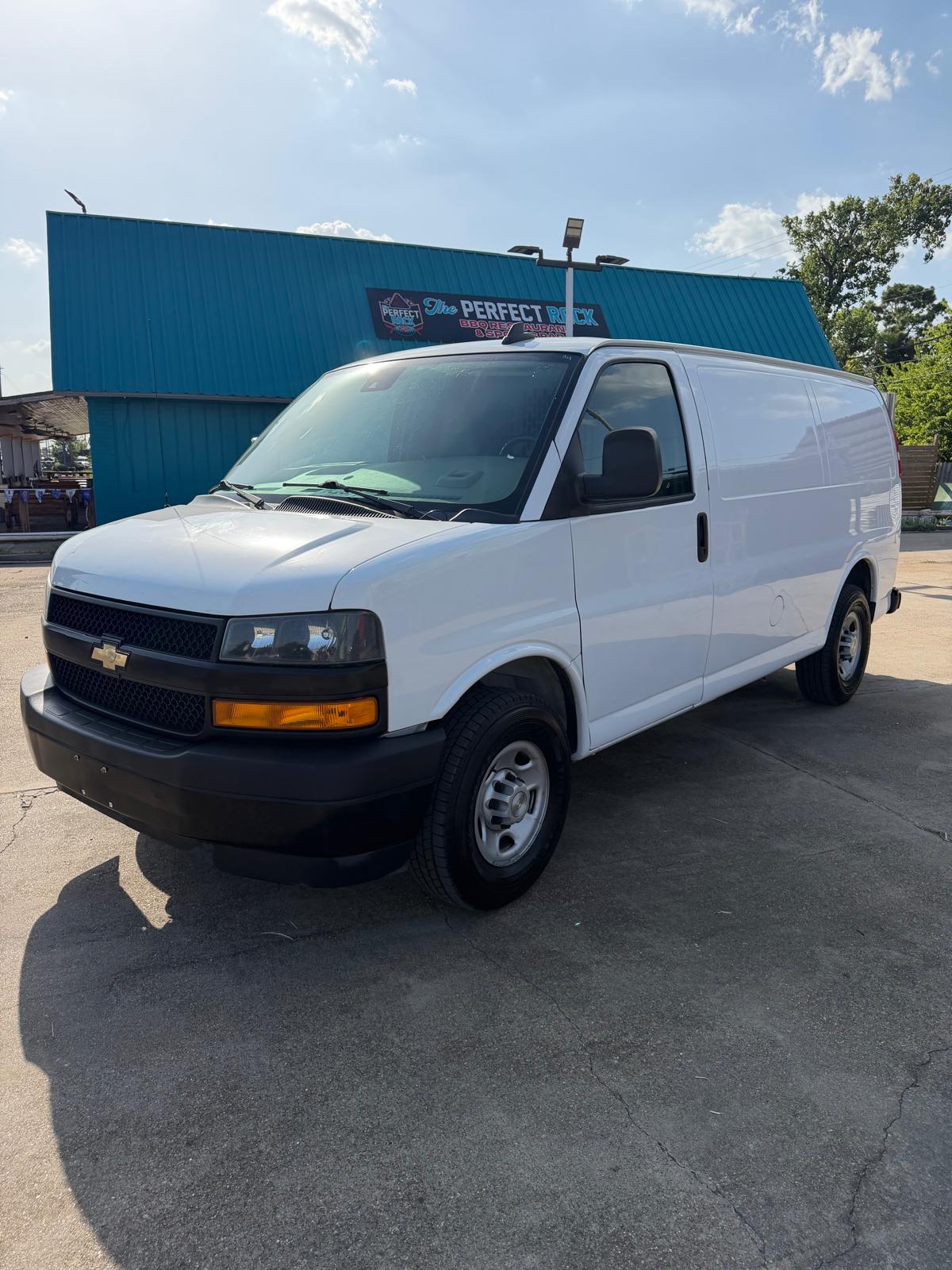 
								2020 Chevrolet Express 3500 Cargo Regular Van 3D full									