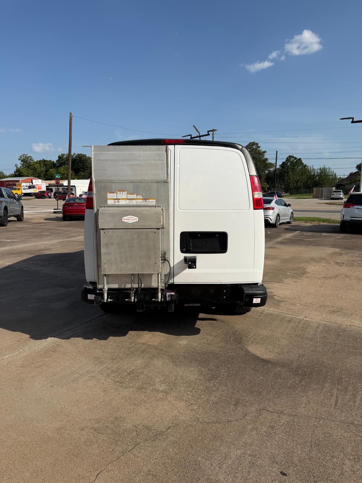 
								2020 Chevrolet Express 3500 Cargo Regular Van 3D full									