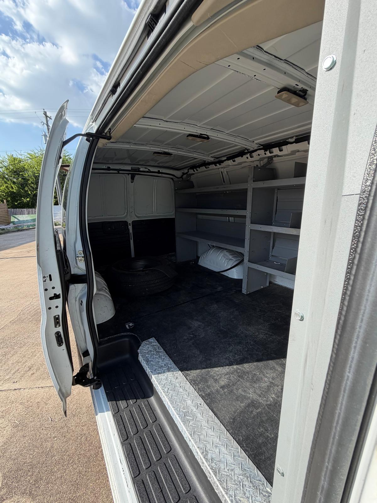 
								2020 Chevrolet Express 3500 Cargo Regular Van 3D full									