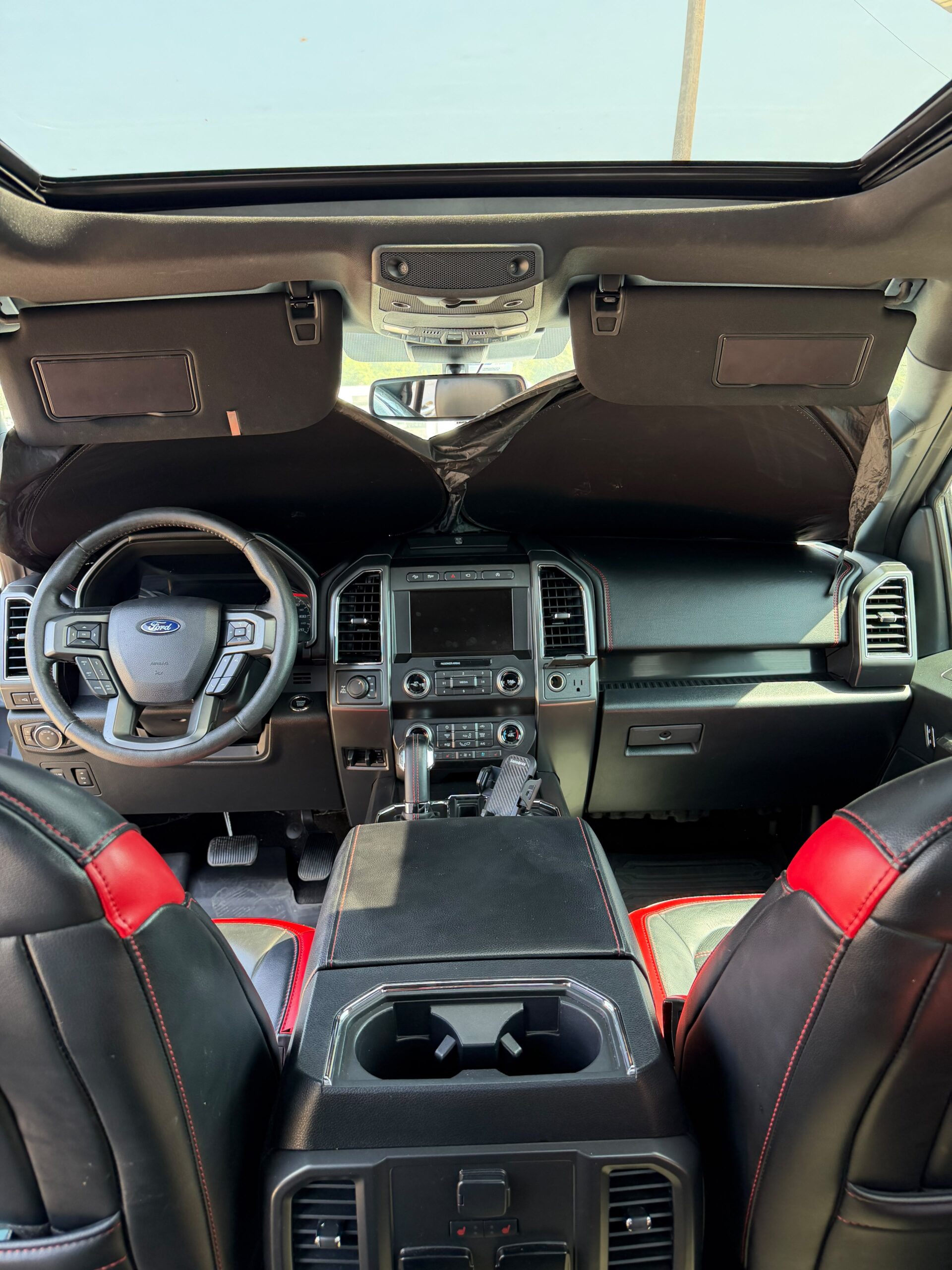 
								2019 Ford F150 SuperCrew Cab Lariat Pickup 4D 5 1/2 ft full									