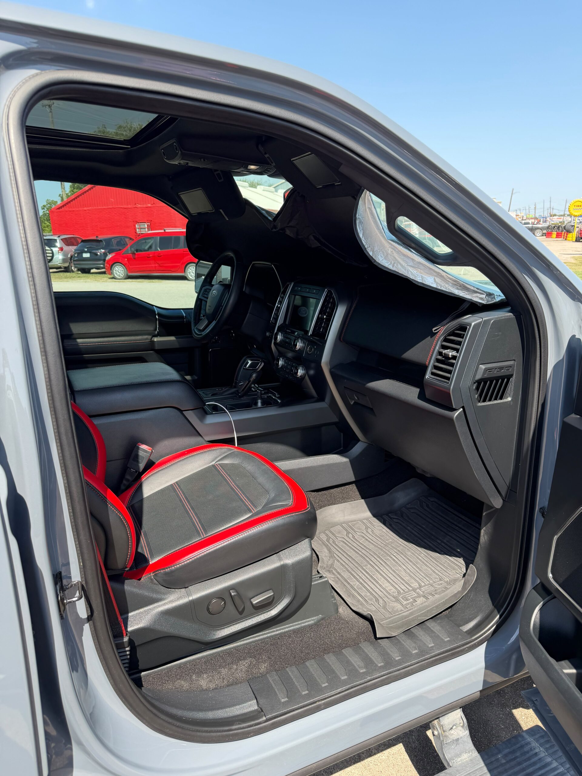 
								2019 Ford F150 SuperCrew Cab Lariat Pickup 4D 5 1/2 ft full									
