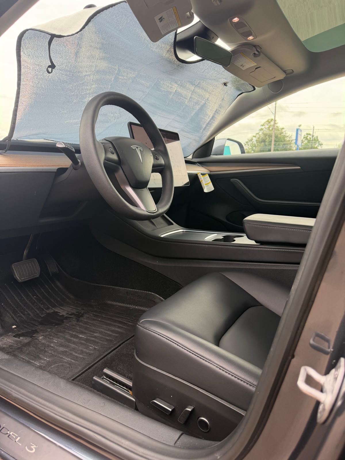 
								2023 Tesla Model 3 Standard Sedan 4D full									