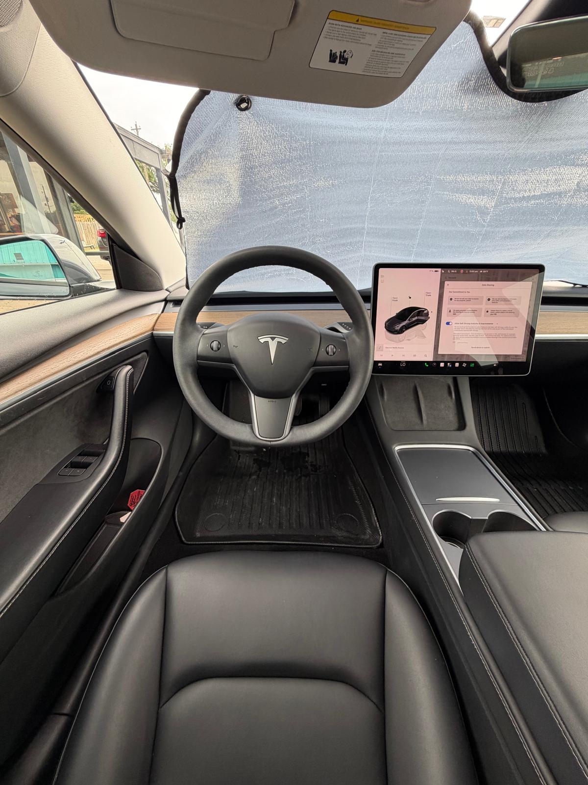 
								2023 Tesla Model 3 Standard Sedan 4D full									