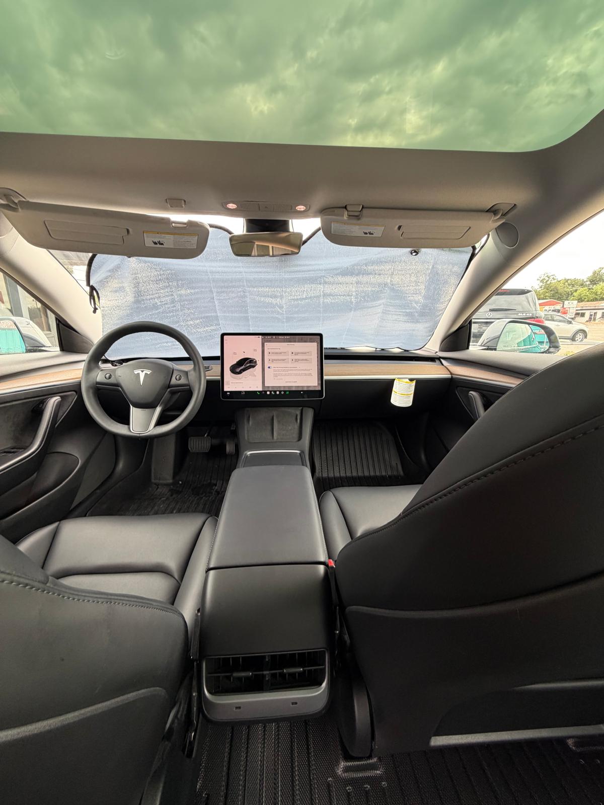 
								2023 Tesla Model 3 Standard Sedan 4D full									