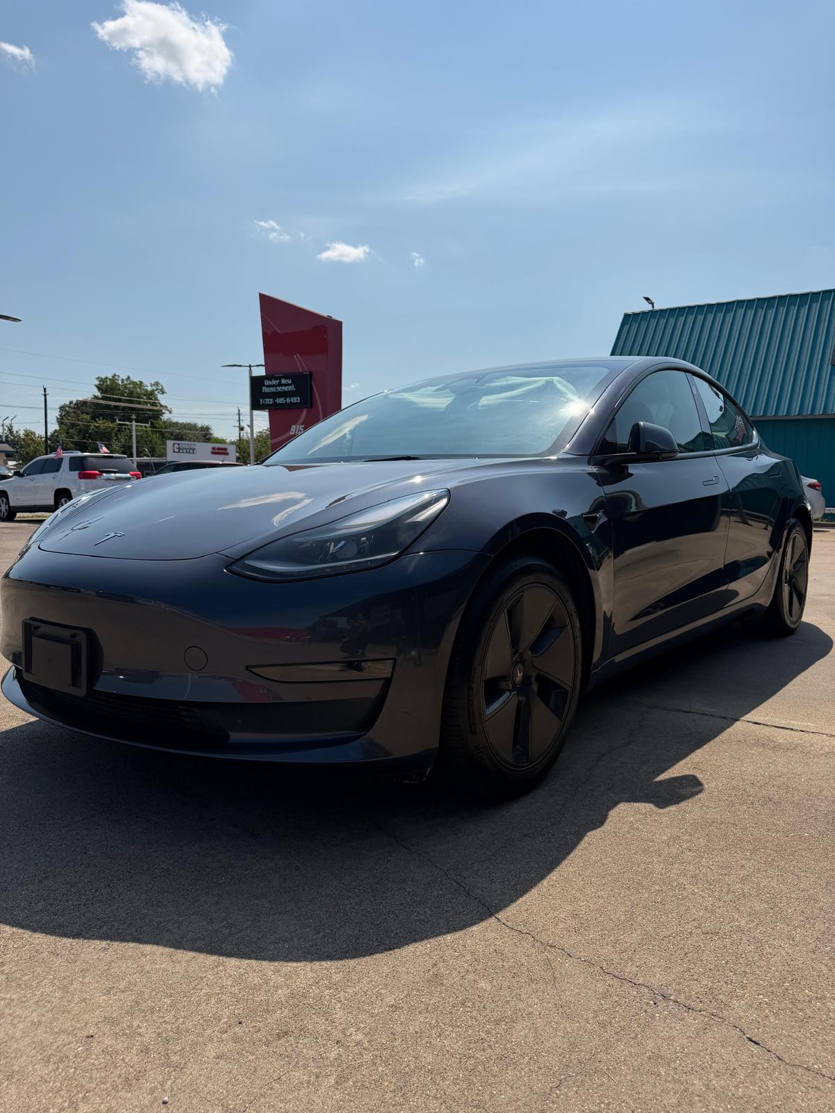 
								2023 Tesla Model 3 Standard Sedan 4D full									