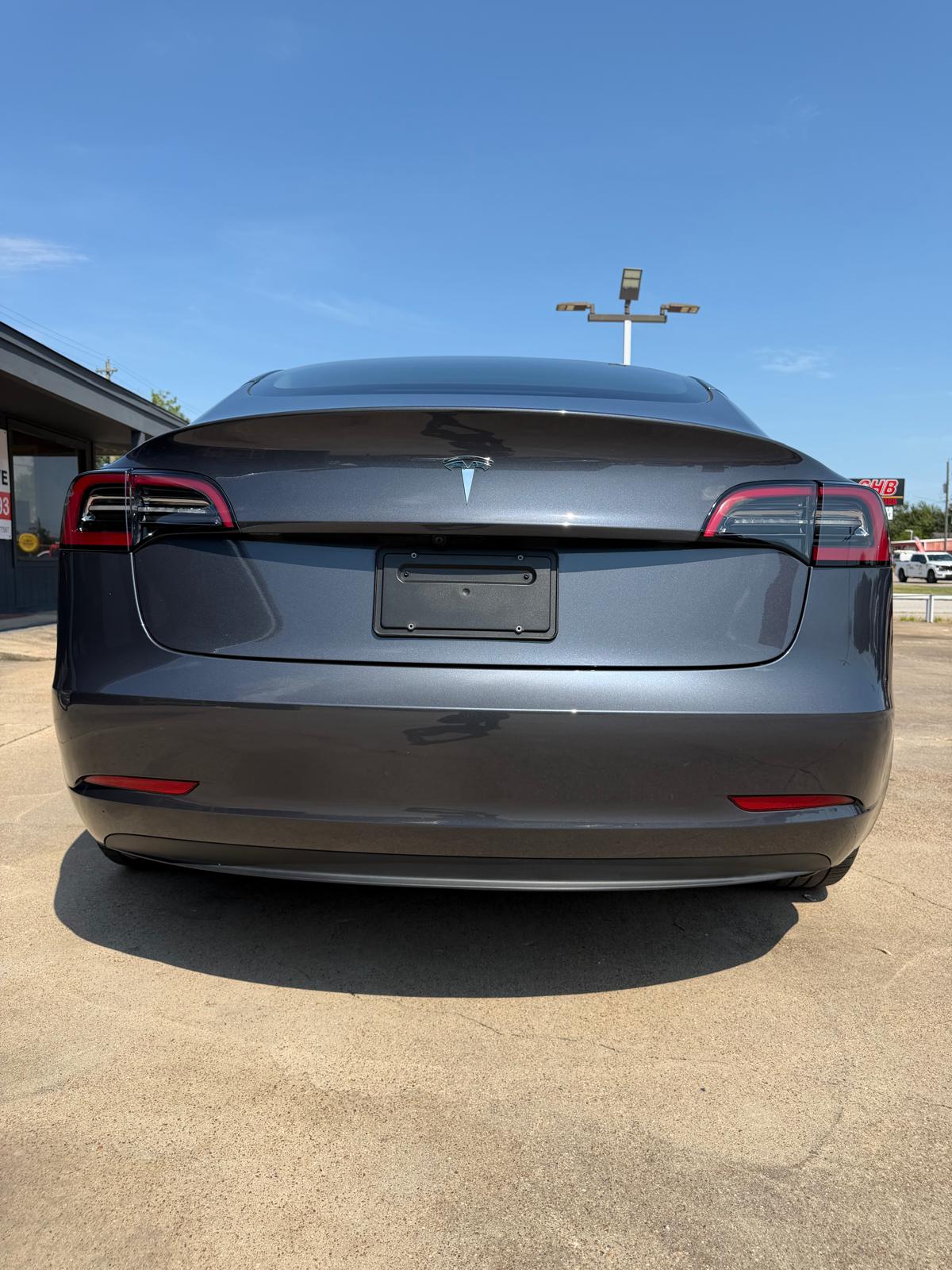 
								2023 Tesla Model 3 Standard Sedan 4D full									
