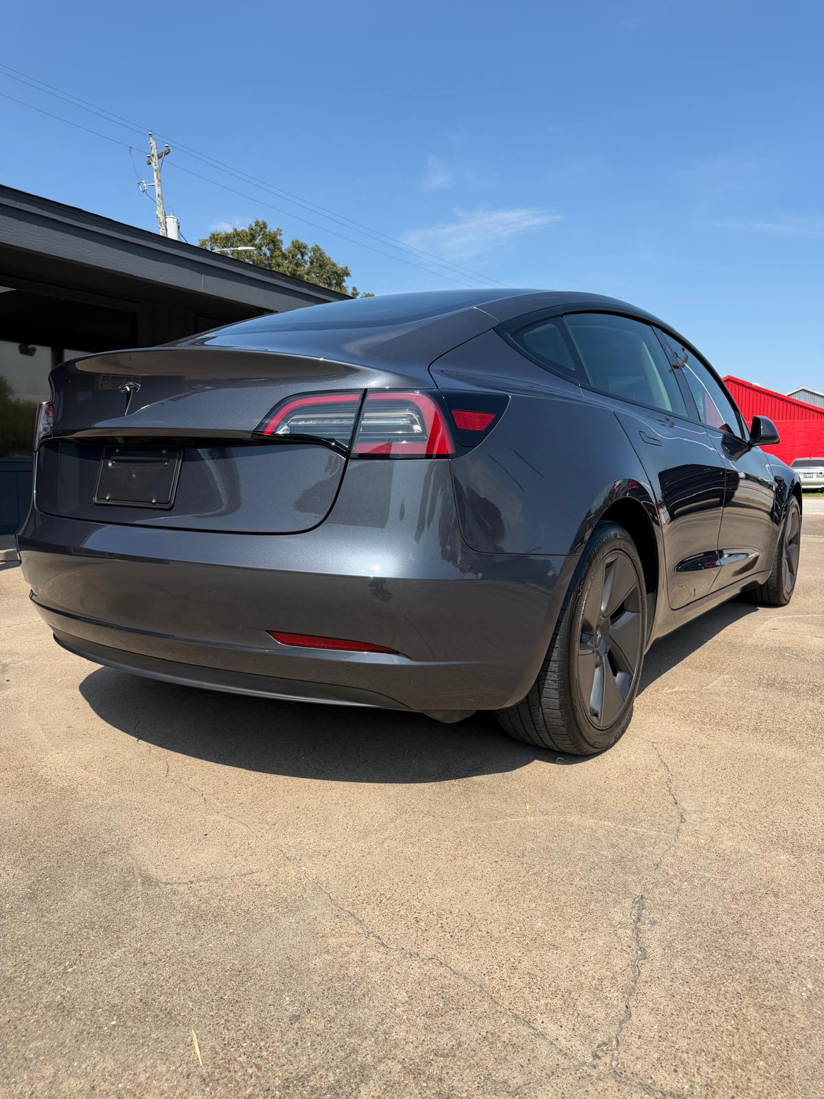 
								2023 Tesla Model 3 Standard Sedan 4D full									