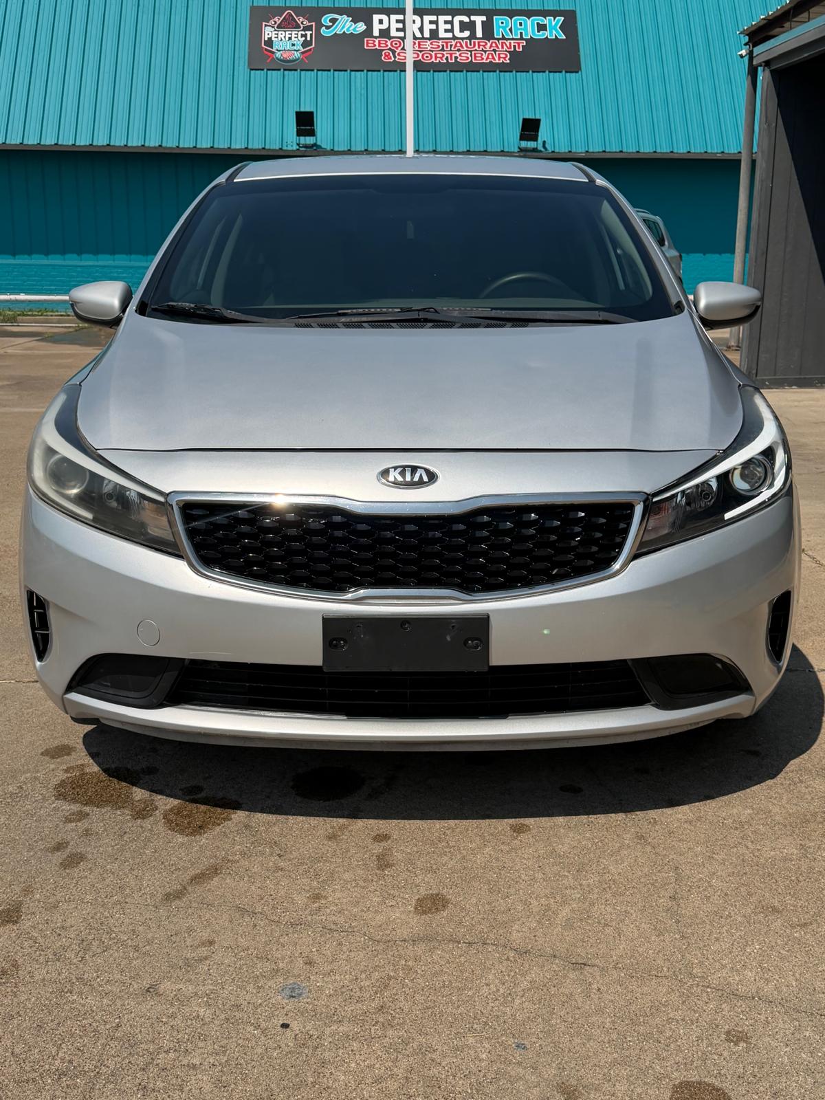 
								2017 Kia Forte LX Sedan 4D full									