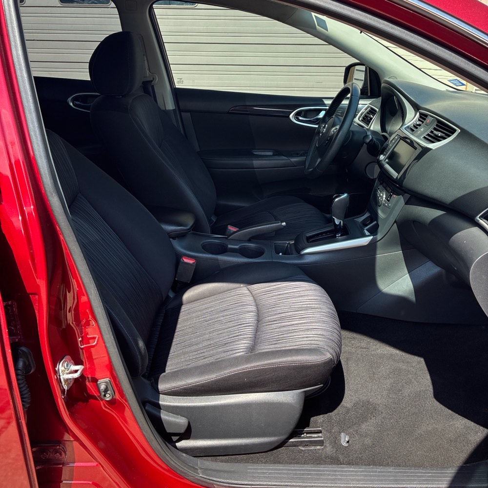 
								2019 Nissan Sentra SV Sedan 4D full									